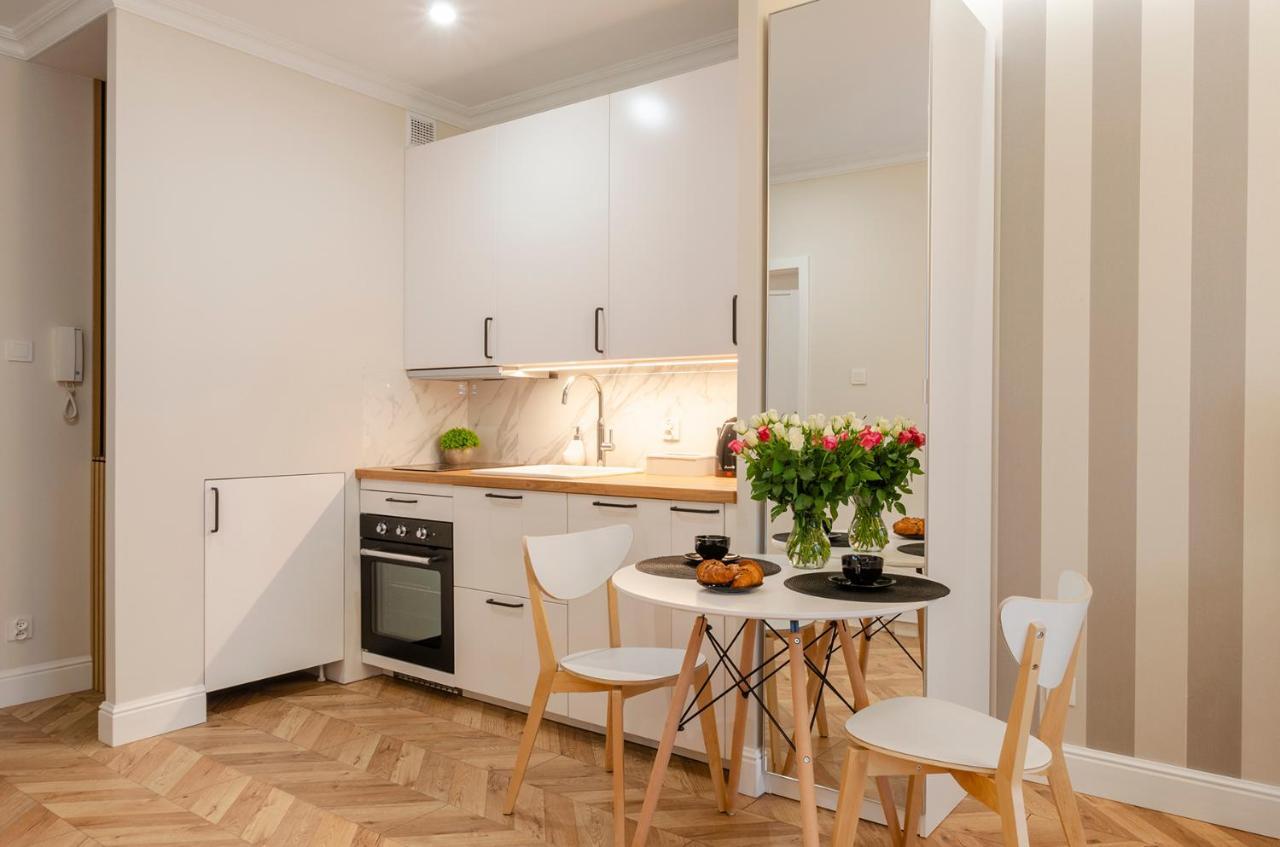 Sky Home- Rose Apartament -Manufaktura, Bezplatny Parking, Klima, Dostep Na Kod 우치 외부 사진