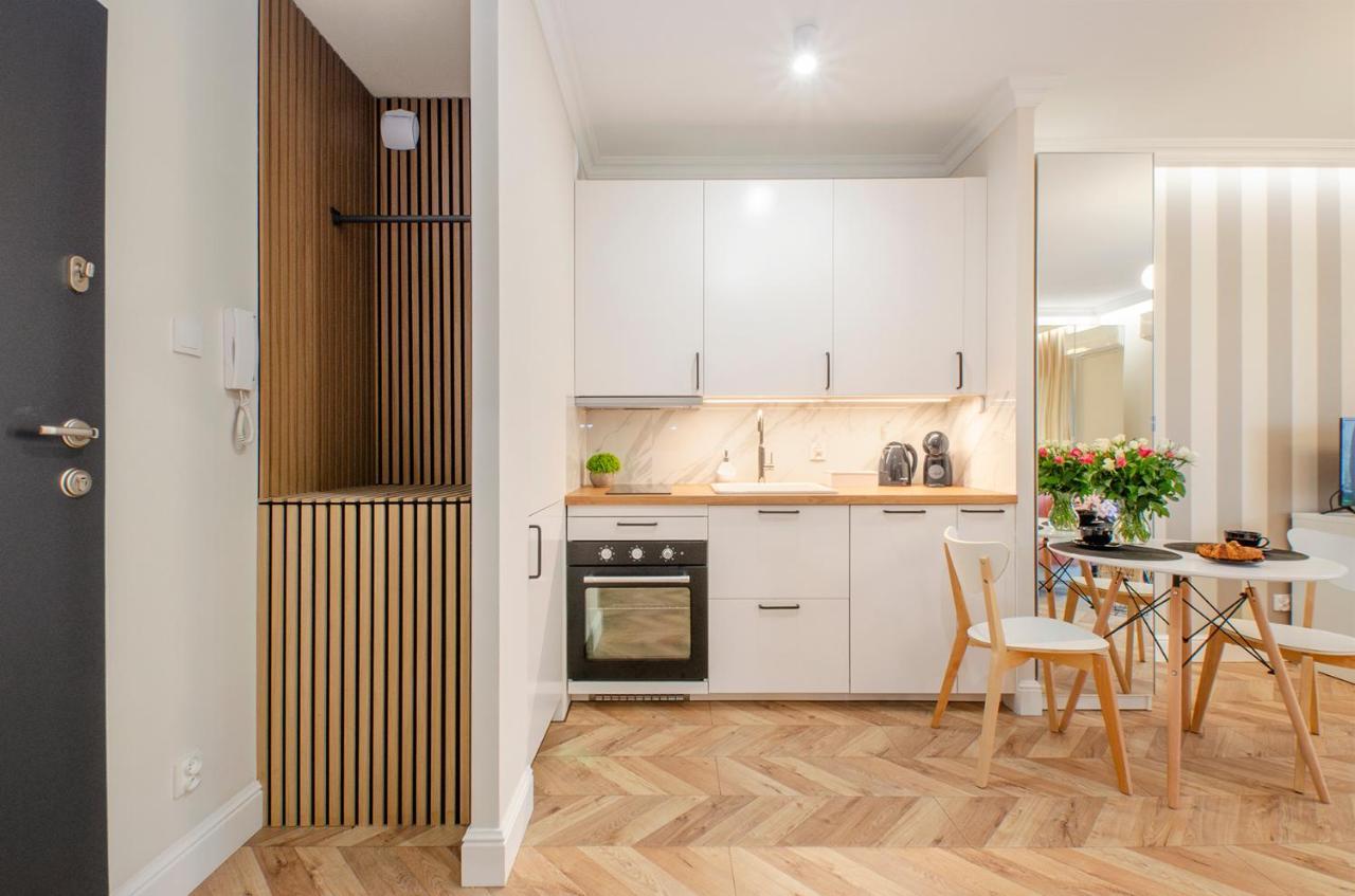 Sky Home- Rose Apartament -Manufaktura, Bezplatny Parking, Klima, Dostep Na Kod 우치 외부 사진