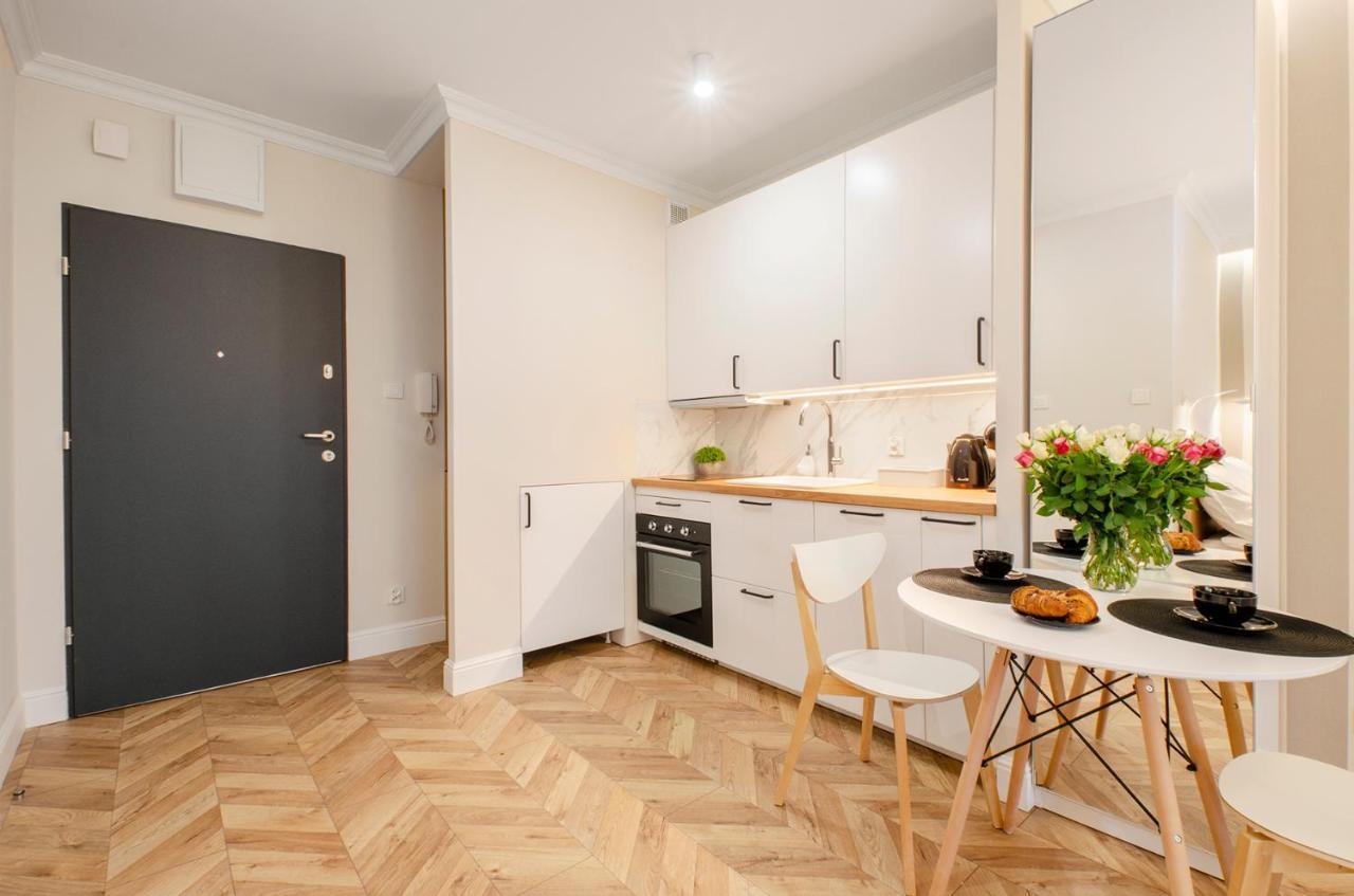 Sky Home- Rose Apartament -Manufaktura, Bezplatny Parking, Klima, Dostep Na Kod 우치 외부 사진
