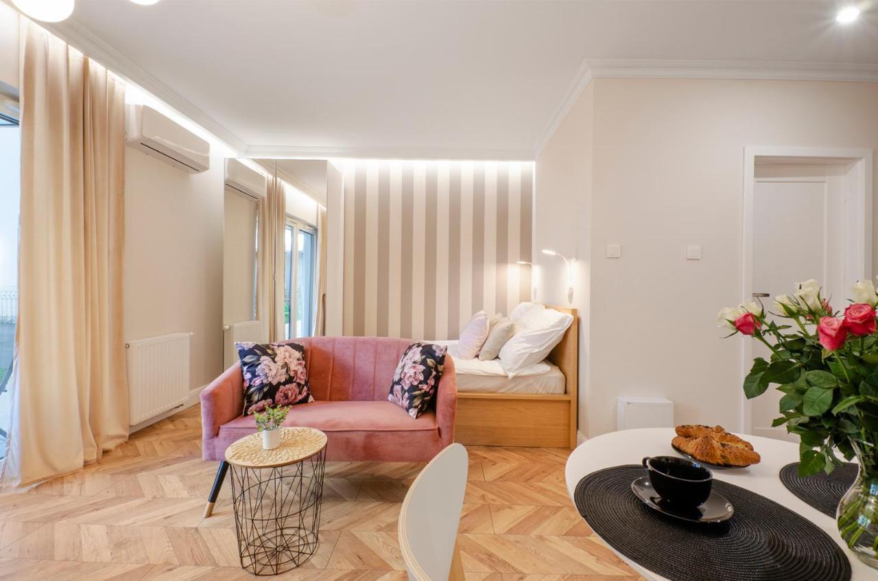 Sky Home- Rose Apartament -Manufaktura, Bezplatny Parking, Klima, Dostep Na Kod 우치 외부 사진